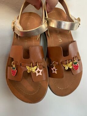 Girls Brown Sandals and Charm Accents Size 11